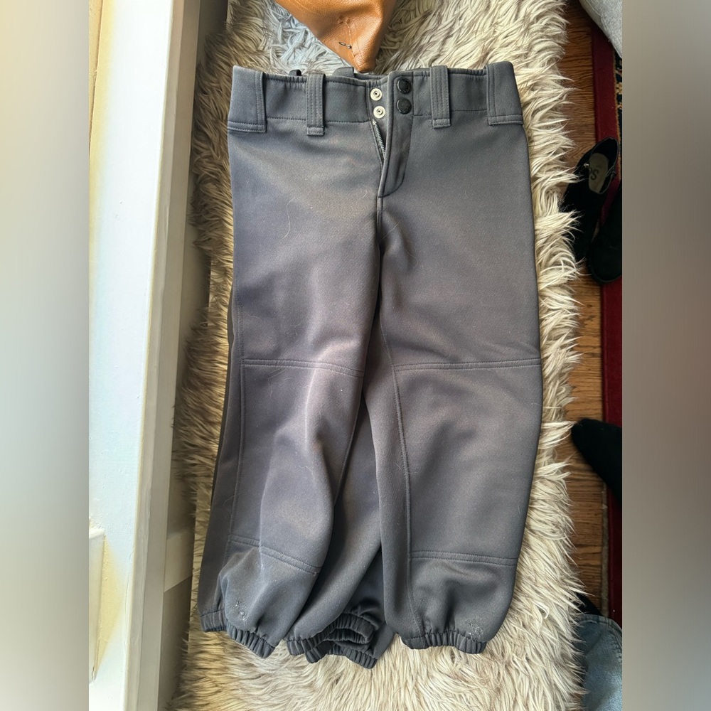 🥎 (3) Pairs of Girls Softball Pants - Picture 3 of 9
